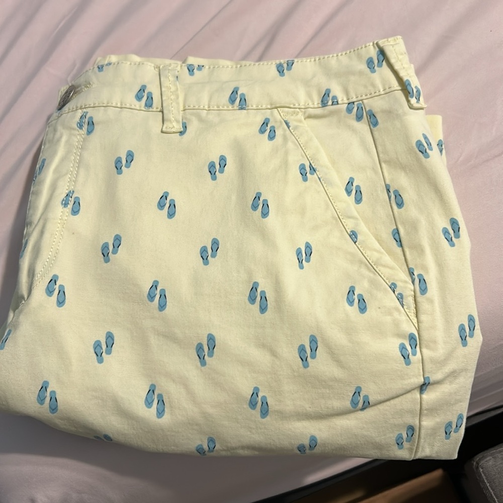 🟢3/$15 Gloria Vanderbilt Bermuda Shorts yellow with Blue flip Flops 14 petite - Picture 11 of 12